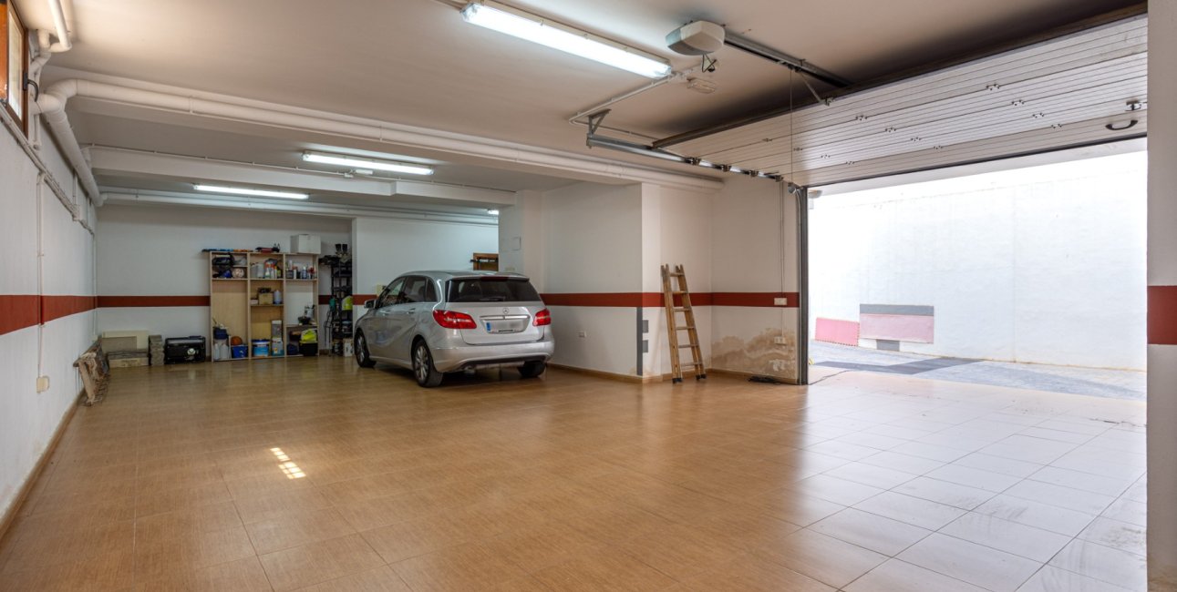 Resale - Villa -
Los Montesinos - La Herrada