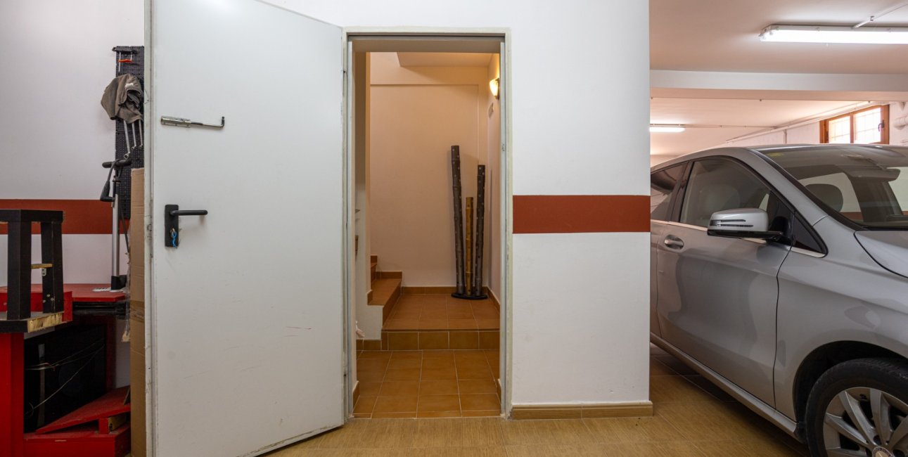 Resale - Villa -
Los Montesinos - La Herrada