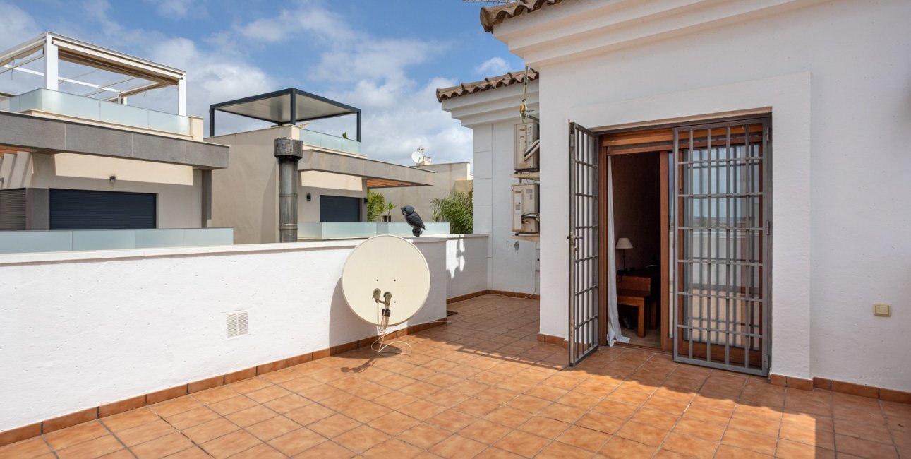 Resale - Villa -
Los Montesinos - La Herrada
