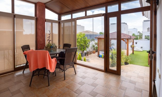 Resale - Villa -
Los Montesinos - La Herrada