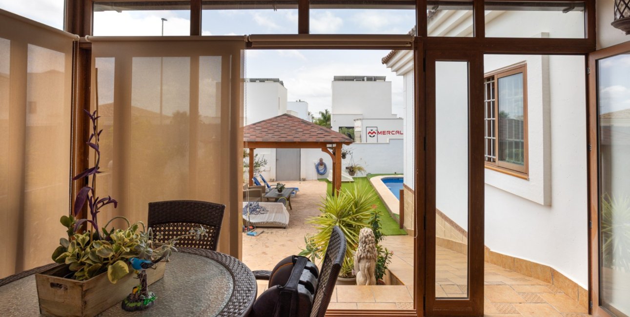 Resale - Villa -
Los Montesinos - La Herrada