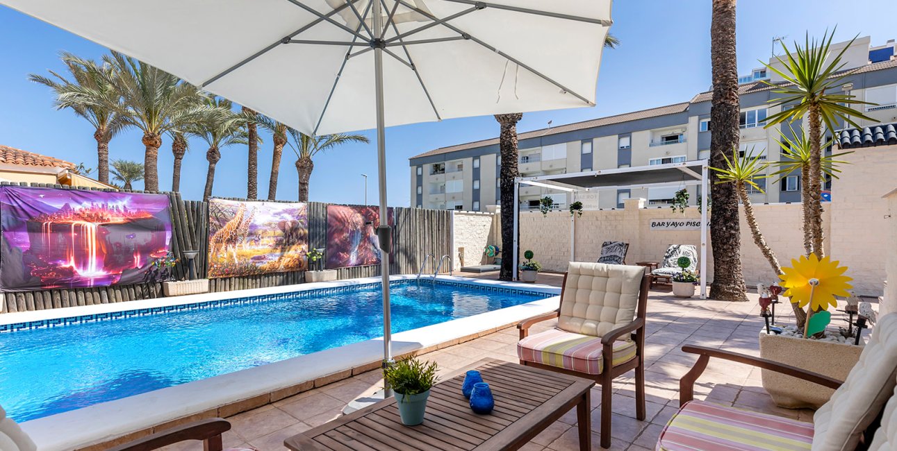 Resale - Villa -
Torrevieja - Punta prima