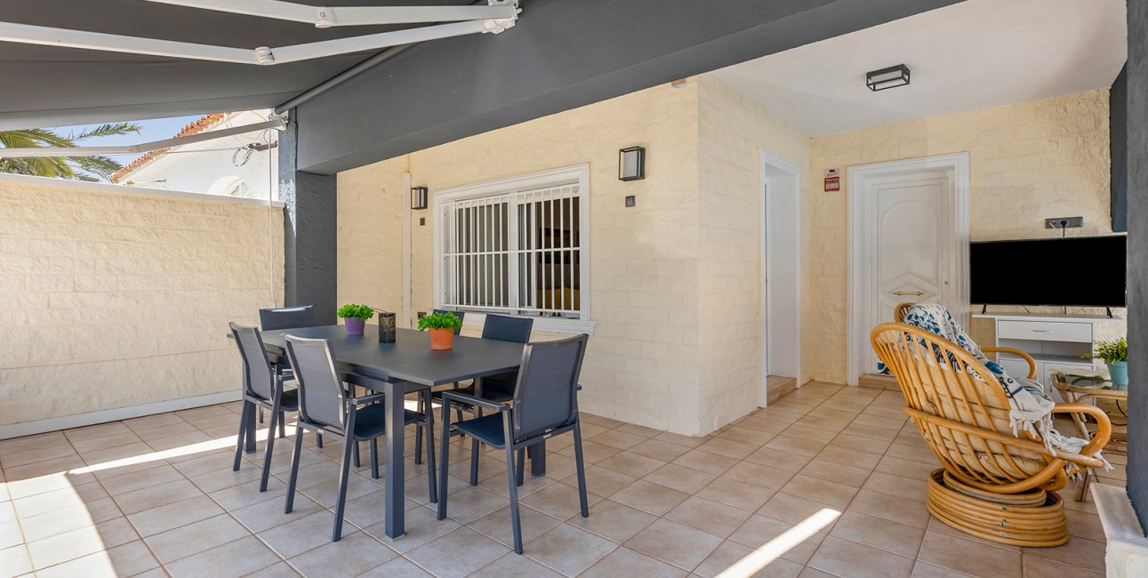 Resale - Villa -
Torrevieja - Punta prima