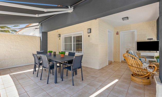Resale - Villa -
Torrevieja - Punta prima