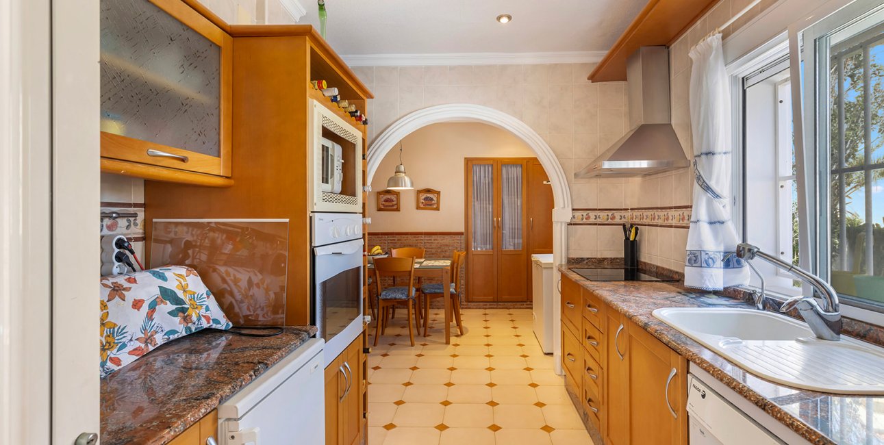 Resale - Villa -
Torrevieja - Punta prima