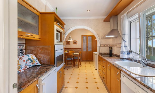 Resale - Villa -
Torrevieja - Punta prima