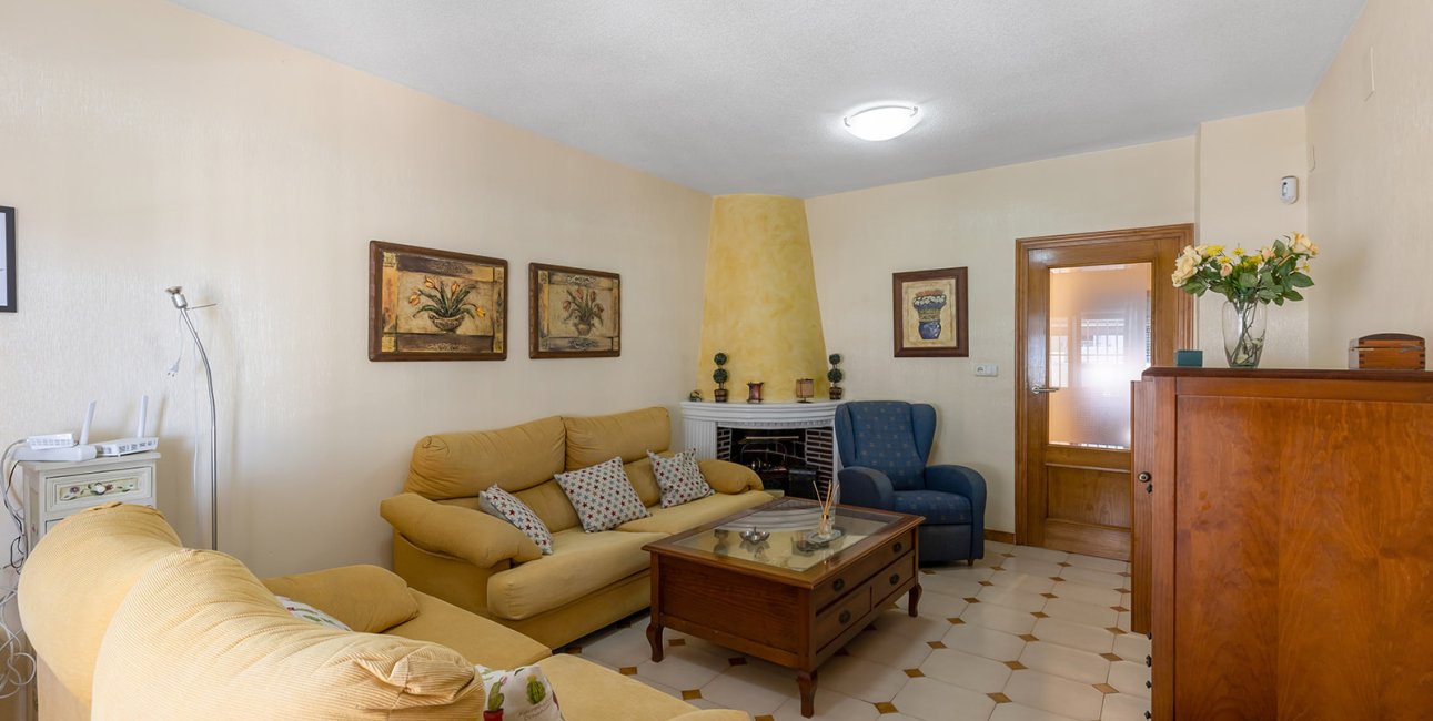 Resale - Villa -
Torrevieja - Punta prima