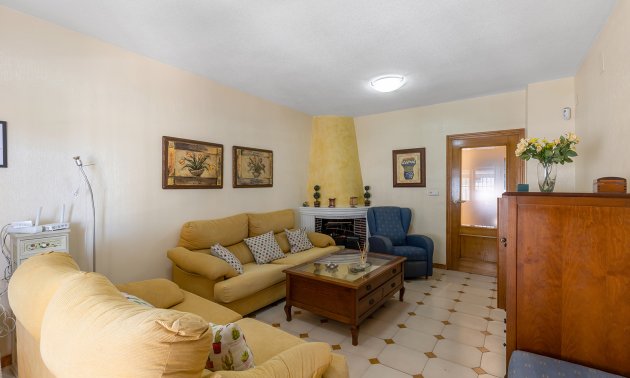 Resale - Villa -
Torrevieja - Punta prima