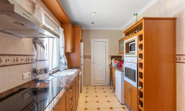 Resale - Villa -
Torrevieja - Punta prima