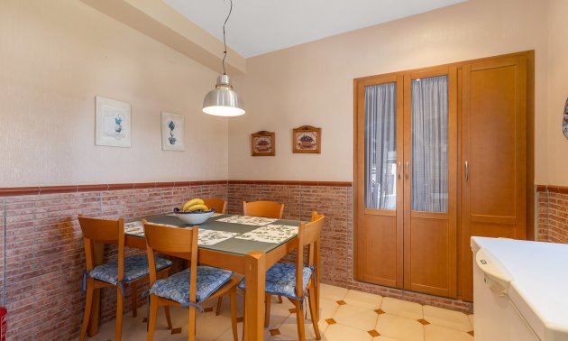 Resale - Villa -
Torrevieja - Punta prima