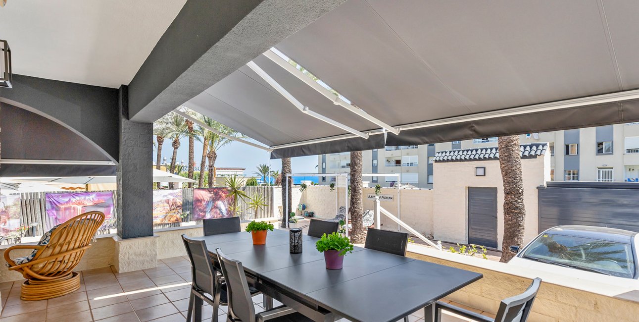 Resale - Villa -
Torrevieja - Punta prima