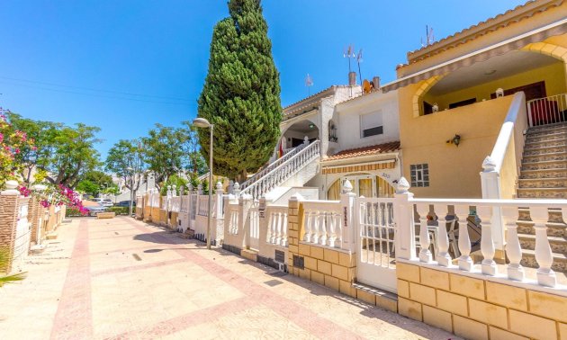 Resale - Bungalow -
Pilar de la Horadada - Mil Palmeras