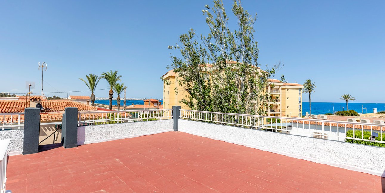 Resale - Villa -
Torrevieja - Punta prima