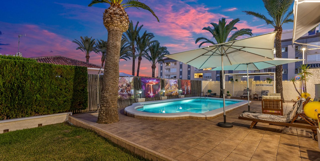 Resale - Villa -
Torrevieja - Punta prima