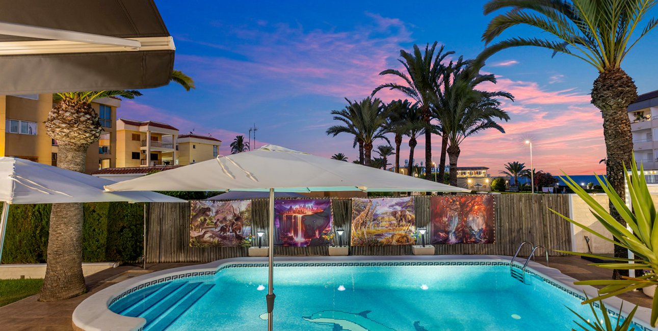 Resale - Villa -
Torrevieja - Punta prima