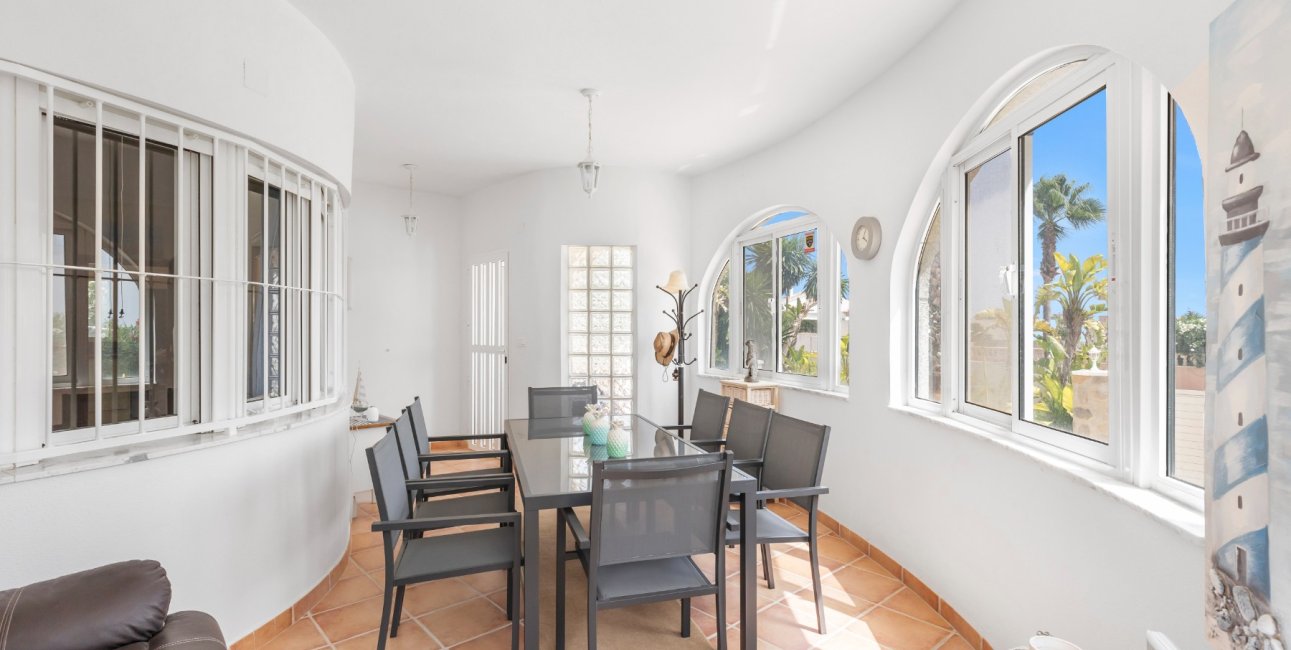 Reventa - Villa -
San Isidro - San Fulgencio