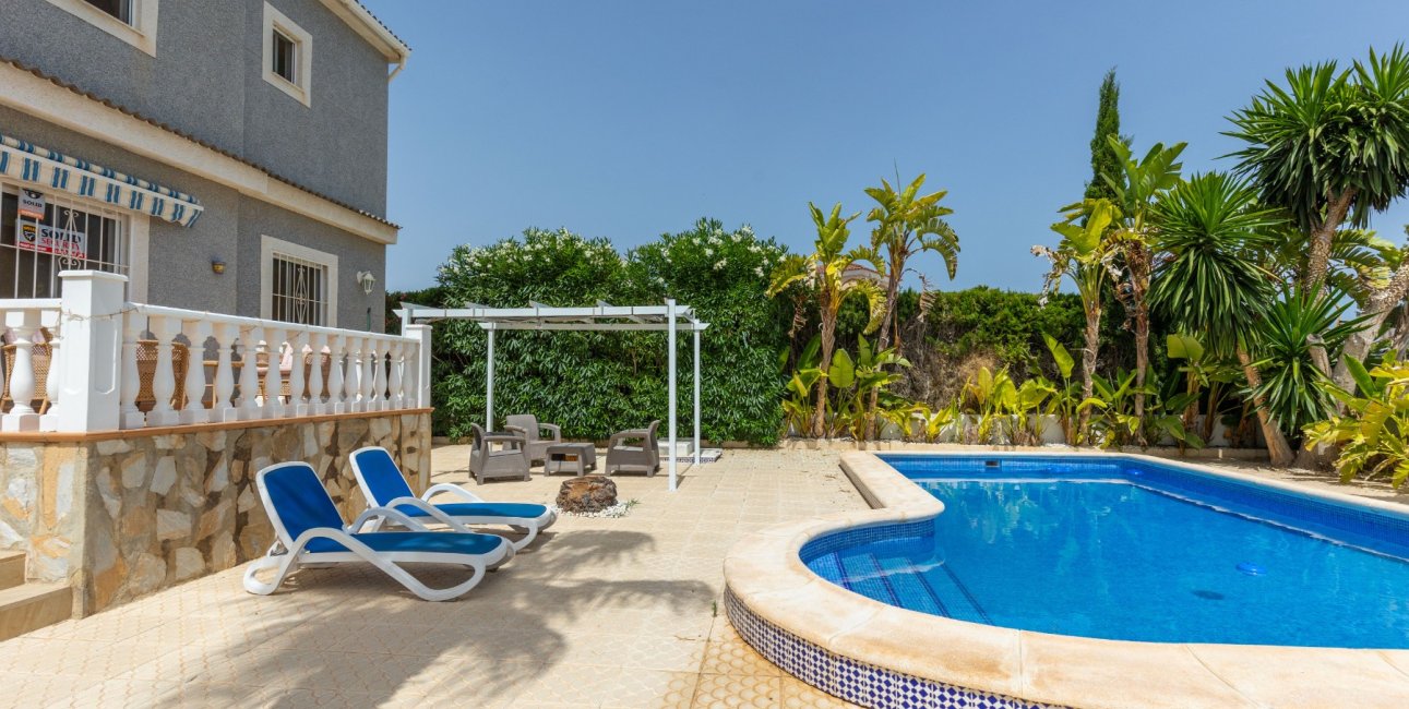 Reventa - Villa -
San Isidro - San Fulgencio