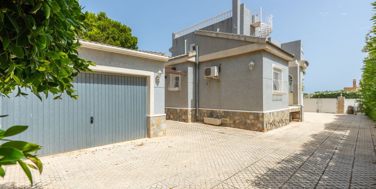 Reventa - Villa -
San Isidro - San Fulgencio