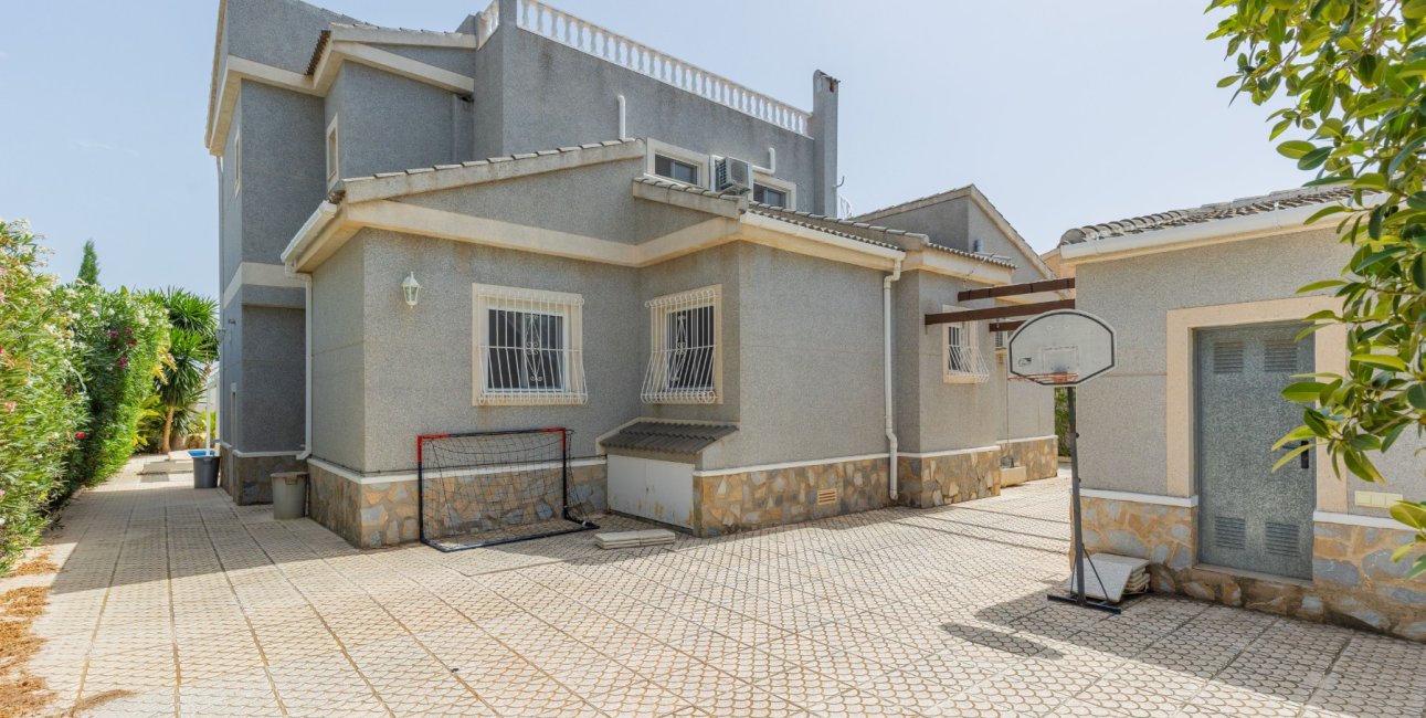 Reventa - Villa -
San Isidro - San Fulgencio