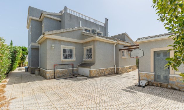 Reventa - Villa -
San Isidro - San Fulgencio