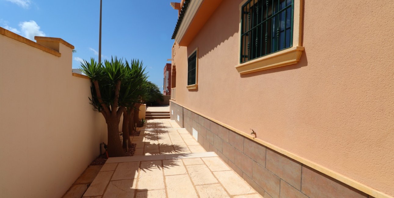 Resale - Villa -
Ciudad Quesada - La Fiesta