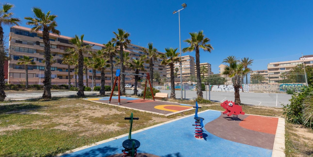 Resale - Apartment / flat -
Torrevieja - Cabo cervera