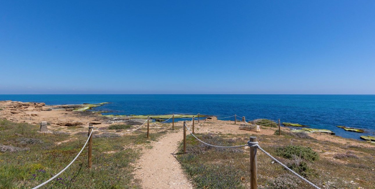 Resale - Apartment / flat -
Torrevieja - Cabo cervera