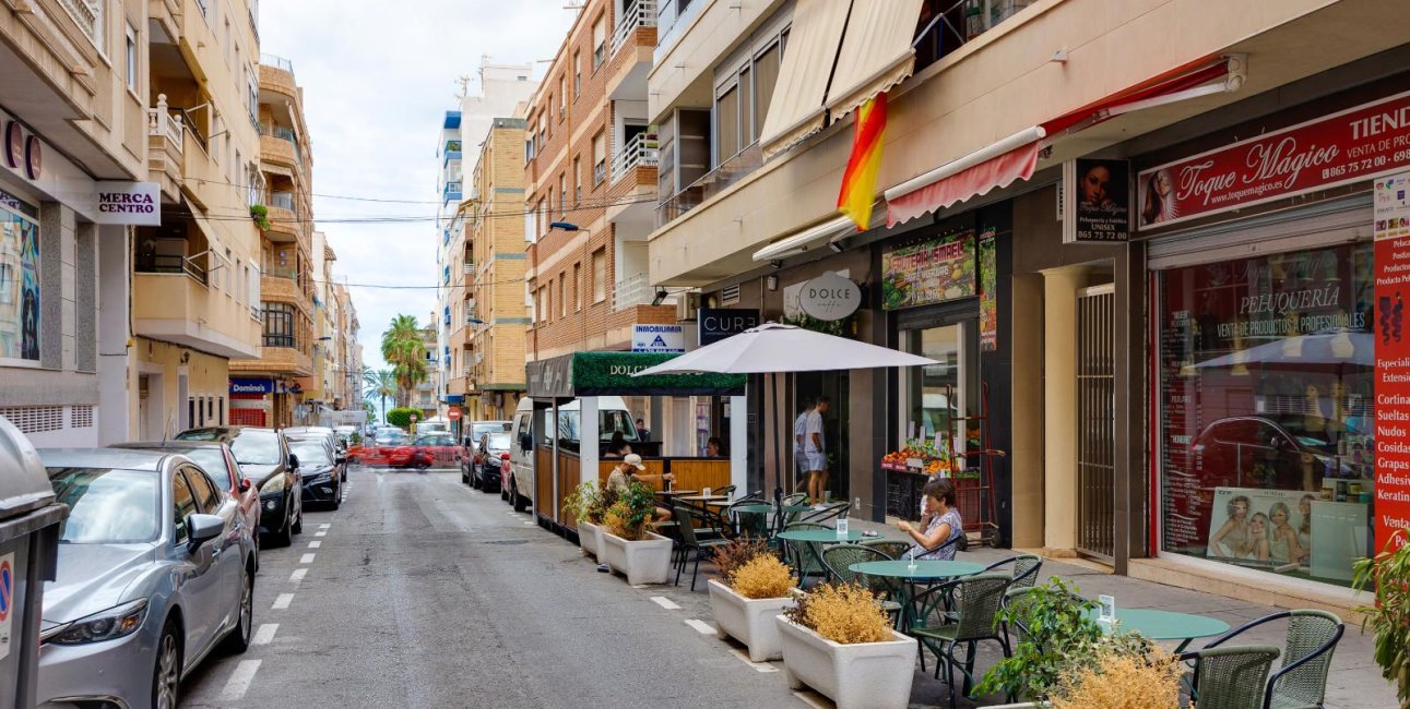 Resale - Apartment / flat -
Torrevieja - Centro