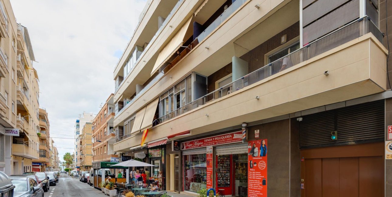 Resale - Apartment / flat -
Torrevieja - Centro