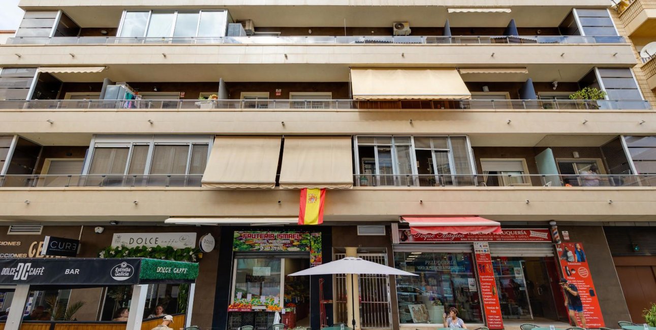 Resale - Apartment / flat -
Torrevieja - Centro