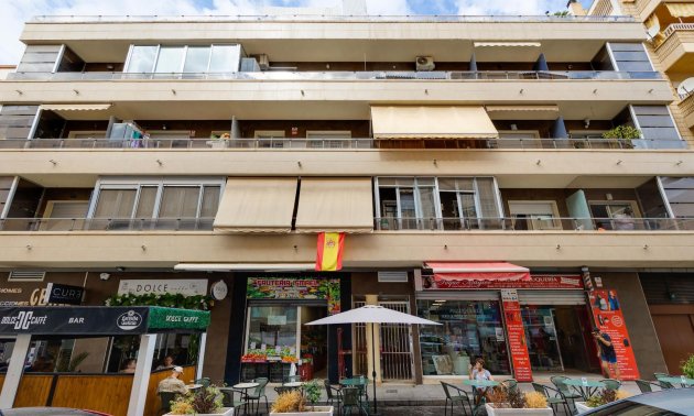 Resale - Apartment / flat -
Torrevieja - Centro