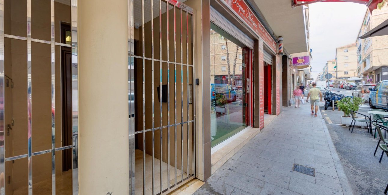 Resale - Apartment / flat -
Torrevieja - Centro