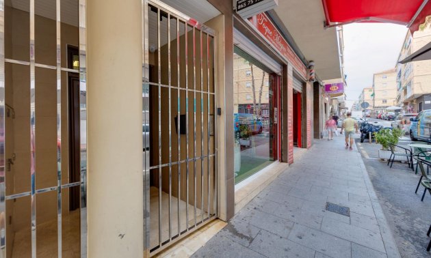 Resale - Apartment / flat -
Torrevieja - Centro