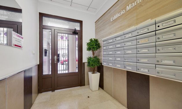 Resale - Apartment / flat -
Torrevieja - Centro