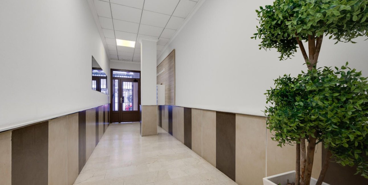 Resale - Apartment / flat -
Torrevieja - Centro