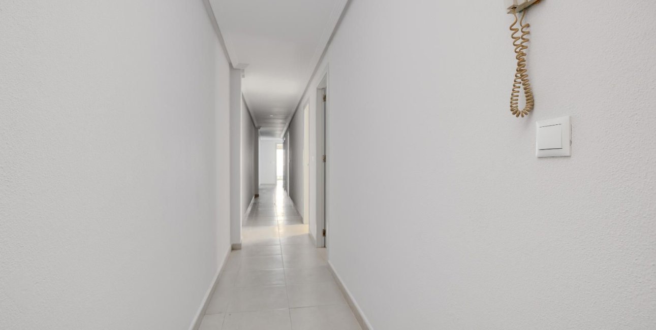 Resale - Apartment / flat -
Torrevieja - Centro