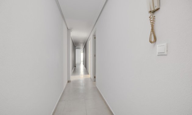 Resale - Apartment / flat -
Torrevieja - Centro