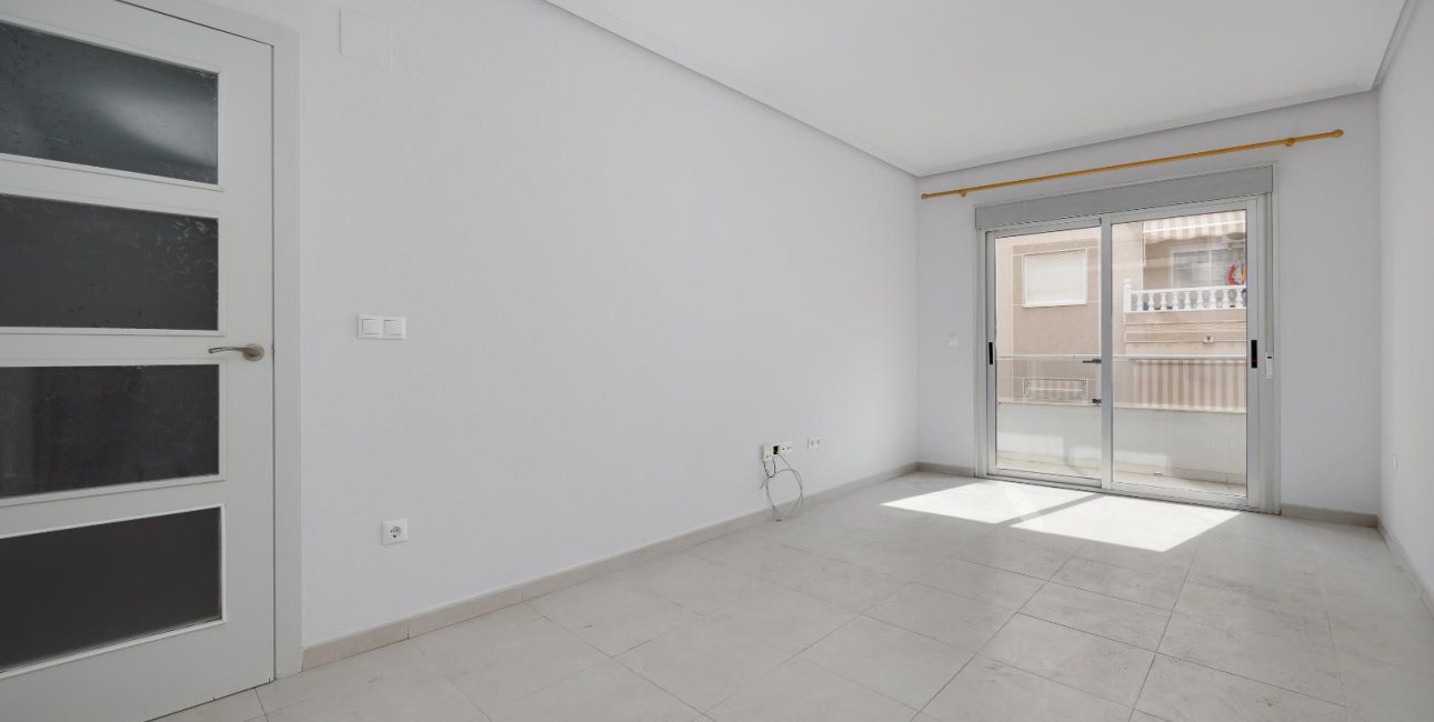 Resale - Apartment / flat -
Torrevieja - Centro