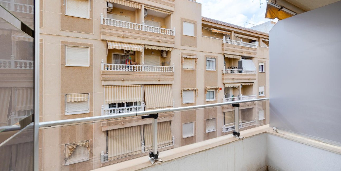 Resale - Apartment / flat -
Torrevieja - Centro
