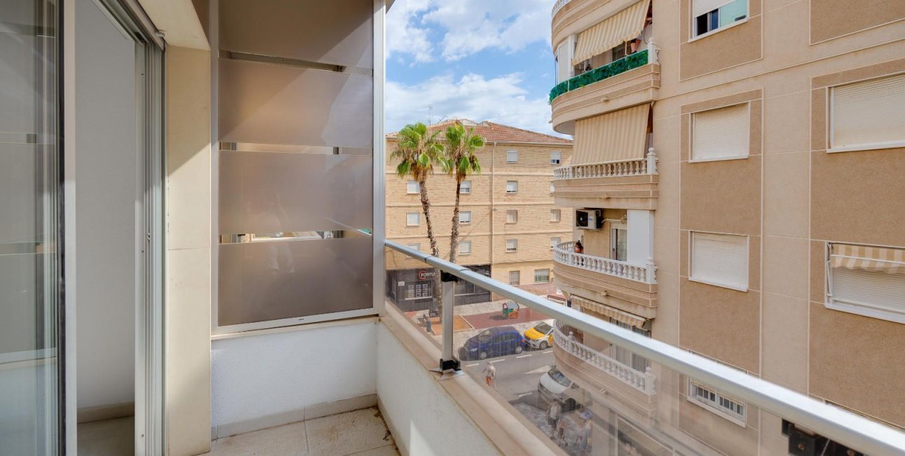 Resale - Apartment / flat -
Torrevieja - Centro