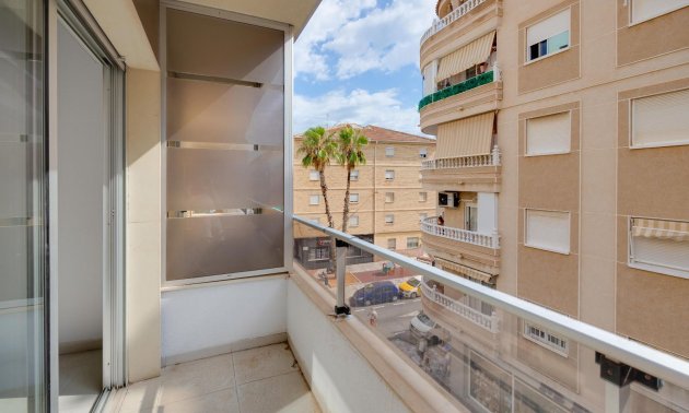 Resale - Apartment / flat -
Torrevieja - Centro