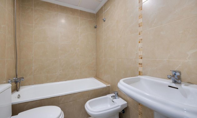 Resale - Apartment / flat -
Torrevieja - Centro