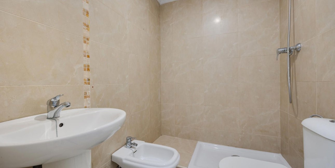 Resale - Apartment / flat -
Torrevieja - Centro