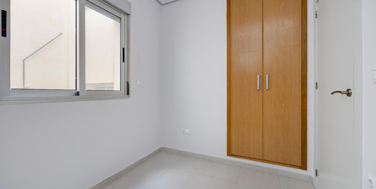 Resale - Apartment / flat -
Torrevieja - Centro
