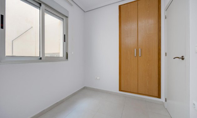 Resale - Apartment / flat -
Torrevieja - Centro