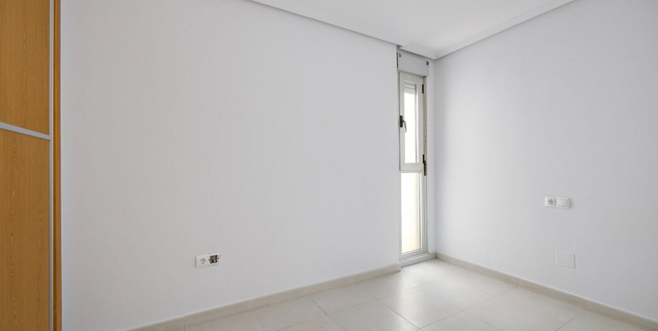 Resale - Apartment / flat -
Torrevieja - Centro