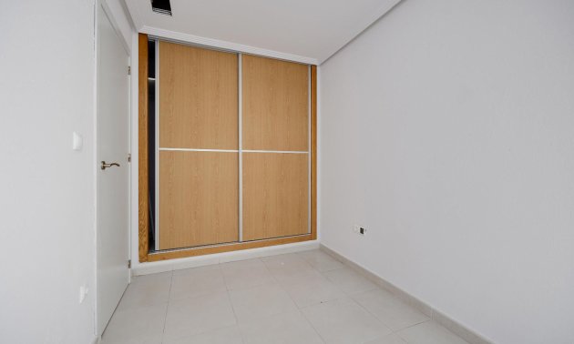 Resale - Apartment / flat -
Torrevieja - Centro