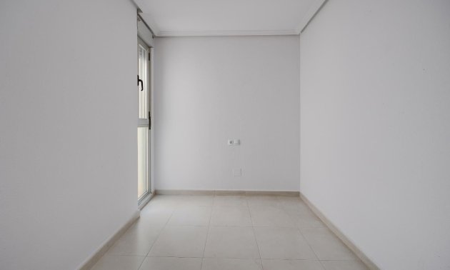 Resale - Apartment / flat -
Torrevieja - Centro