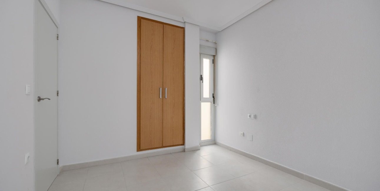 Resale - Apartment / flat -
Torrevieja - Centro
