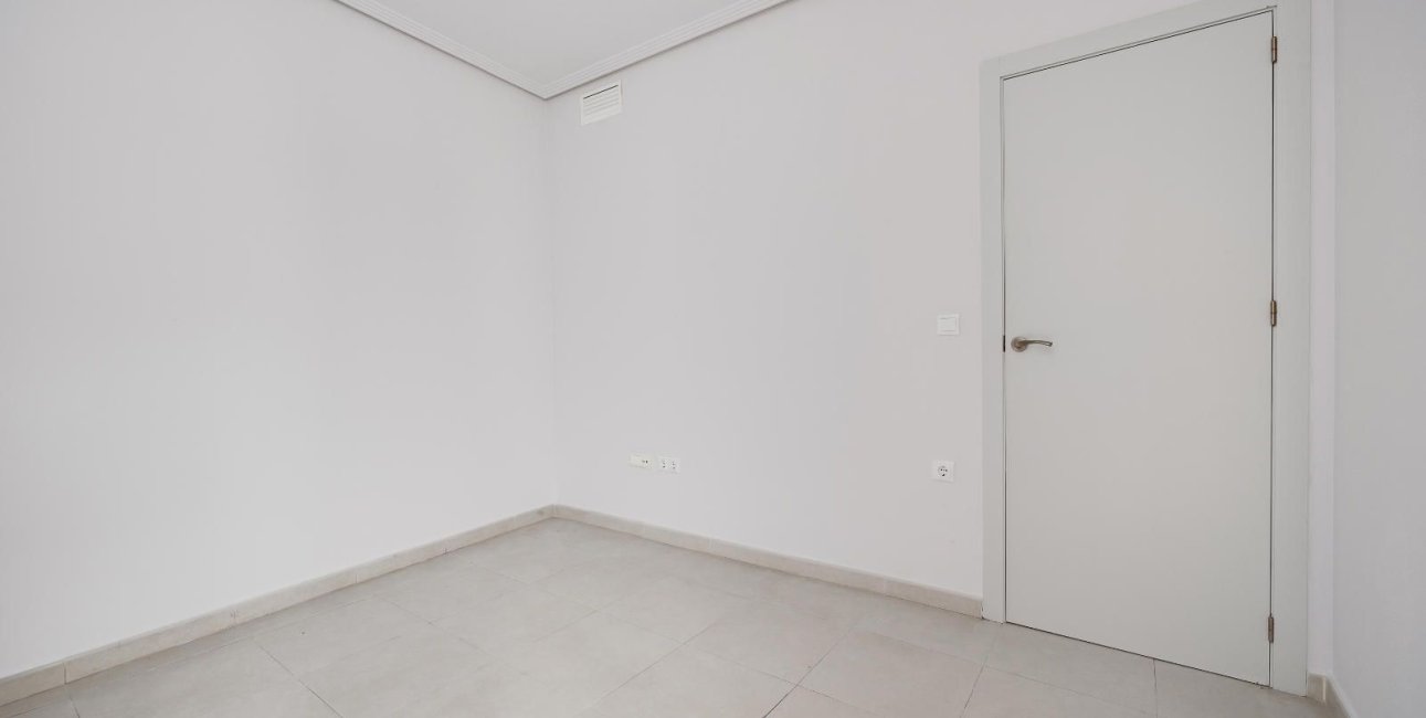 Resale - Apartment / flat -
Torrevieja - Centro